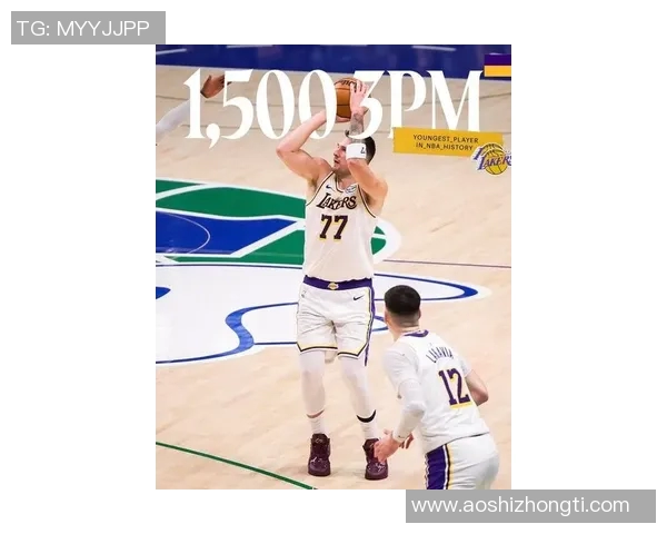 东契奇传球！老詹三分打铁